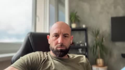 Snapshot of tommyx01 chatting on June 11, 2026, 7:17 am Thomas Fit online show from June 11, 2026, 7:17 am