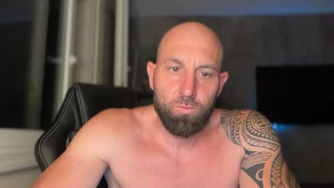 Snapshot of tommyx01 chatting on June 25, 2026, 9:52 pm Thomas Fit online show from June 25, 2026, 9:52 pm
