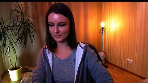 Snapshot of too_beautiful chatting on October 4, 2025, 3:32 pm Elizabeth online show from October 4, 2025, 3:32 pm