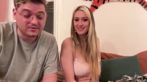 toobna2 online show from November 22, 2025, 4:44 am