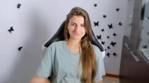 Alisson online show from September 21, 2025, 4:19 pm