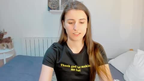 Snapshot of tooboringgirl chatting on February 3, 2026, 6:35 pm Alisson online show from February 3, 2026, 6:35 pm