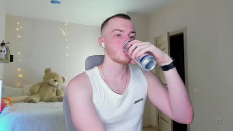 Snapshot of toohornyserj chatting on December 17, 2024, 8:32 pm toohornyserj online show from December 17, 2024, 8:32 pm