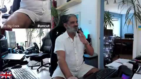 topalphaboss online show from October 4, 2025, 1:42 pm