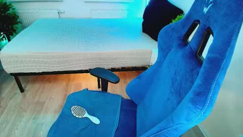 topcranberry online show from September 24, 2025, 3:48 pm