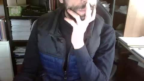 Topg84 online show from November 1, 2025, 1:46 pm