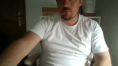 Snapshot of tophunk84 chatting on March 1, 2026, 11:01 am tophunk84 online show from March 1, 2026, 11:01 am