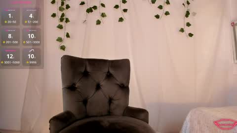 tori_just online show from April 7, 2026, 1:33 pm