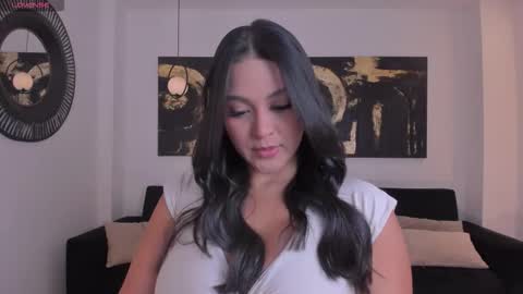 Tori Cross online show from October 30, 2025, 1:23 pm