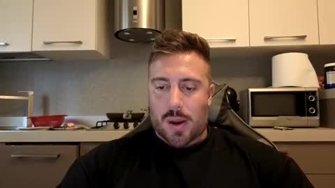 Snapshot of toro_arrapato chatting on May 6, 2026, 11:48 am toro_arrapato online show from May 6, 2026, 11:48 am