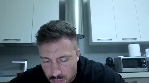 Snapshot of toro_arrapato chatting on June 2, 2026, 5:04 pm toro_arrapato online show from June 2, 2026, 5:04 pm