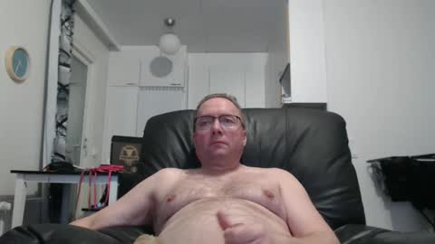 Snapshot of tosimies69 chatting on January 18, 2025, 4:31 pm tosimies69 online show from January 18, 2025, 4:31 pm