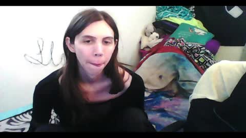 Luna online show from April 10, 2026, 5:01 am