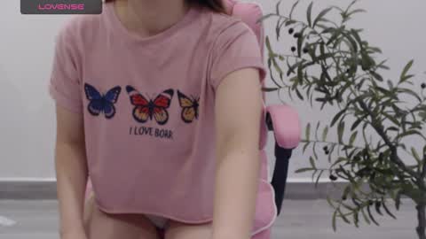 Snapshot of totoro_09 chatting on September 10, 2025, 4:18 pm Angelina online show from September 10, 2025, 4:18 pm