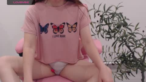 Snapshot of totoro_09 chatting on September 11, 2025, 4:23 am Angelina online show from September 11, 2025, 4:23 am