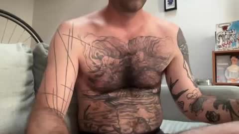 Snapshot of toutsexy chatting on June 21, 2026, 5:04 pm toutsexy online show from June 21, 2026, 5:04 pm
