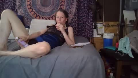 toxiclayne online show from May 4, 2026, 3:57 am