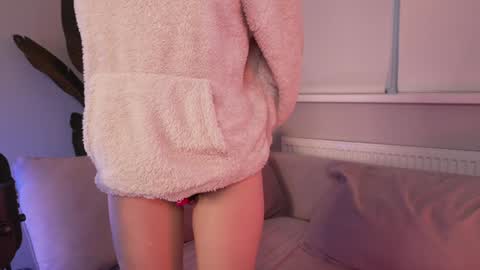 Bella online show from January 25, 2025, 1:19 pm