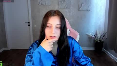 tracey_gill online show from June 1, 2026, 1:18 am
