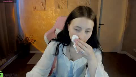 tracey_gill online show from June 9, 2026, 9:10 am