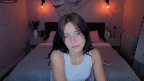 tracey_gill online show from June 26, 2026, 9:14 am