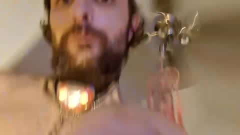 Snapshot of trackisback chatting on January 9, 2026, 8:06 am trackisback online show from January 9, 2026, 8:06 am