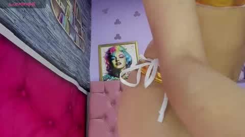 tracy_ks online show from October 4, 2025, 2:59 pm