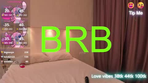 Snapshot of tracy_tay1or chatting on January 27, 2025, 3:58 am Tracy GMT2 Mon 3 AM - 4 PM Tue 3 AM - 4 PM Wed 3 AM - 4 PM Thur 3 AM - 4 PM Fri 3 AM - 4 PM online show from January 27, 2025, 3:58 am