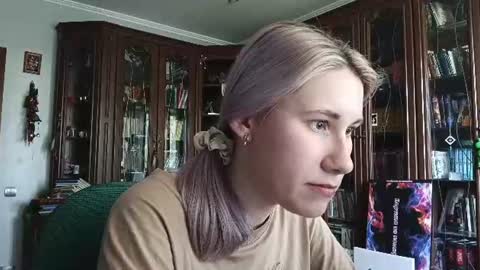 Lesly online show from June 20, 2026, 5:32 am