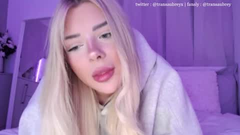 aubrey 3 online show from October 5, 2025, 7:45 pm