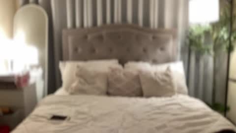 Selena the real cummer online show from April 21, 2026, 2:51 am