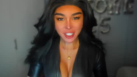 ALMIGHTY GODDESS VALENTINA online show from January 1, 2025, 2:42 pm