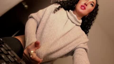 ALMIGHTY GODDESS VALENTINA online show from October 4, 2025, 9:13 pm