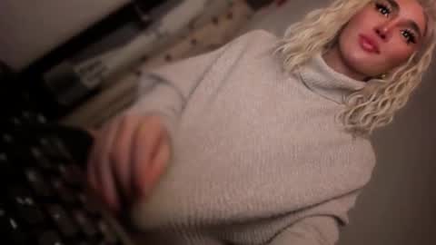 ALMIGHTY GODDESS VALENTINA online show from November 5, 2025, 9:15 pm