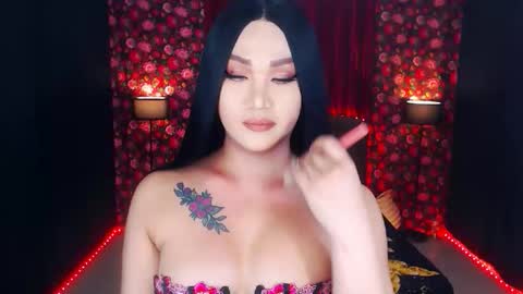 Snapshot of transplayfullolivia chatting on April 23, 2026, 2:02 am KYLIE BELLA TS online show from April 23, 2026, 2:02 am