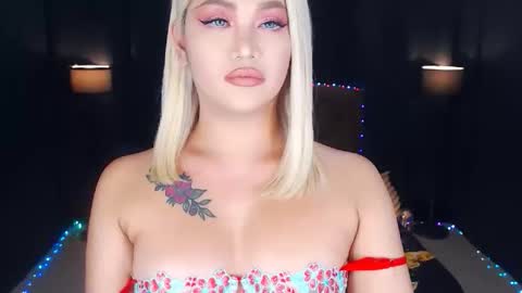 Snapshot of transplayfullolivia chatting on May 25, 2026, 1:11 am KYLIE BELLA TS online show from May 25, 2026, 1:11 am