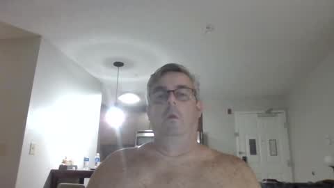 Travelingman53 online show from December 5, 2025, 4:43 am