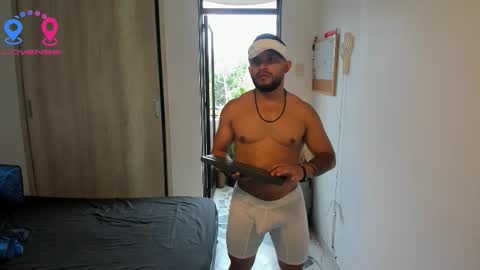 travis bakerr online show from September 18, 2025, 8:44 pm