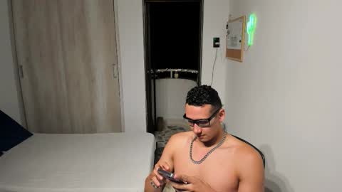 travis bakerr online show from February 17, 2026, 1:24 am