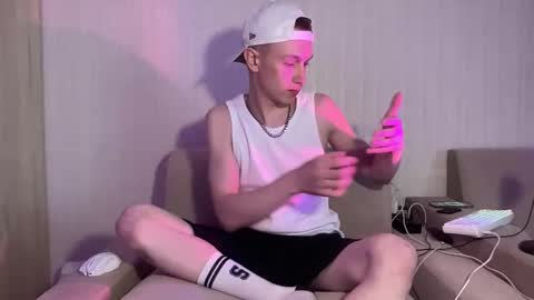 Travis online show from April 14, 2026, 9:26 am