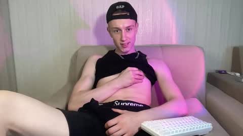 Travis online show from April 25, 2026, 8:28 am