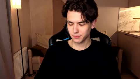 travisrivas online show from June 1, 2026, 1:51 am