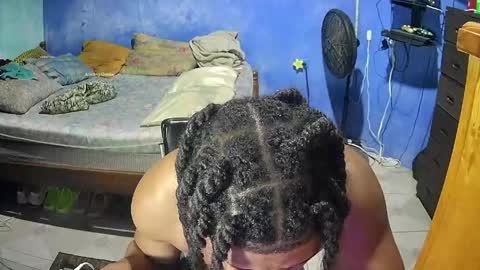 travisx_ online show from May 28, 2026, 6:43 am