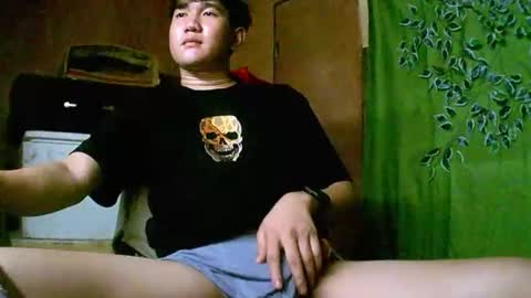 trebz_01 online show from November 18, 2025, 4:44 pm