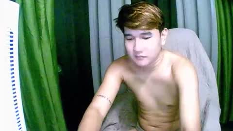 trebz_01 online show from December 23, 2025, 8:56 am