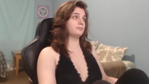 TreeJeanne online show from December 24, 2024, 5:34 pm