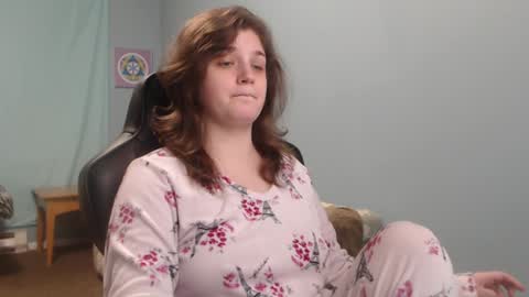 TreeJeanne online show from February 6, 2025, 2:11 am