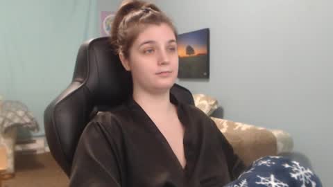 TreeJeanne online show from February 15, 2025, 3:52 am