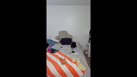 Snapshot of trennnnnn chatting on April 8, 2026, 7:41 am trennnnnn online show from April 8, 2026, 7:41 am