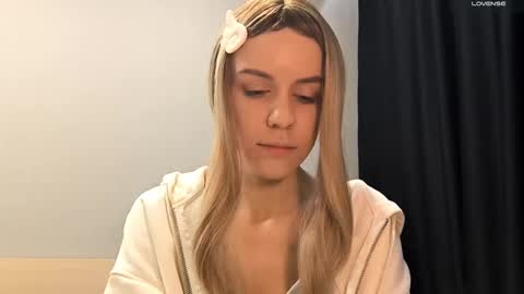 Alice online show from October 15, 2025, 6:30 pm